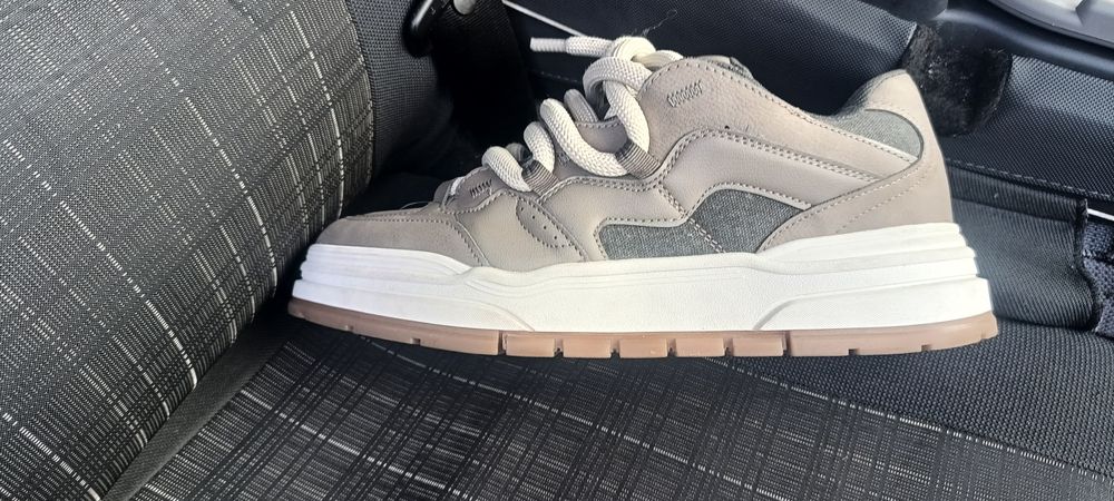 Buty marki Bershka roz.43