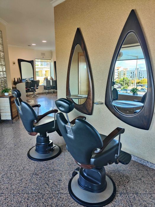 Aluga-se Cadeira de Barbeiro em Espaço Moderno – Faro