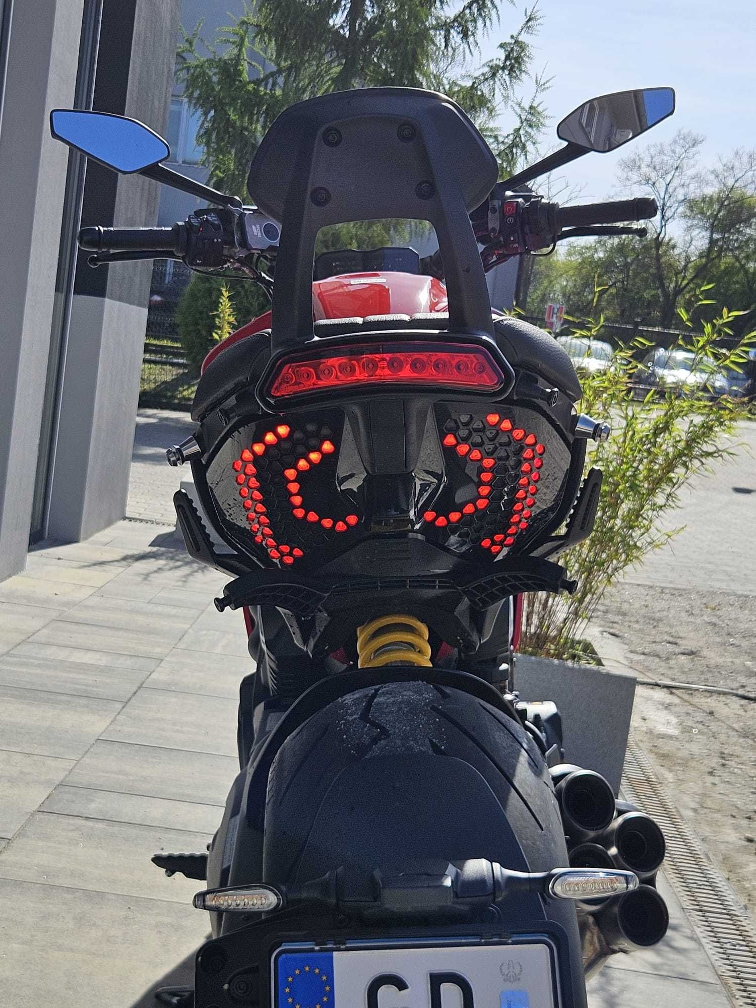 Ducati Diavel V4