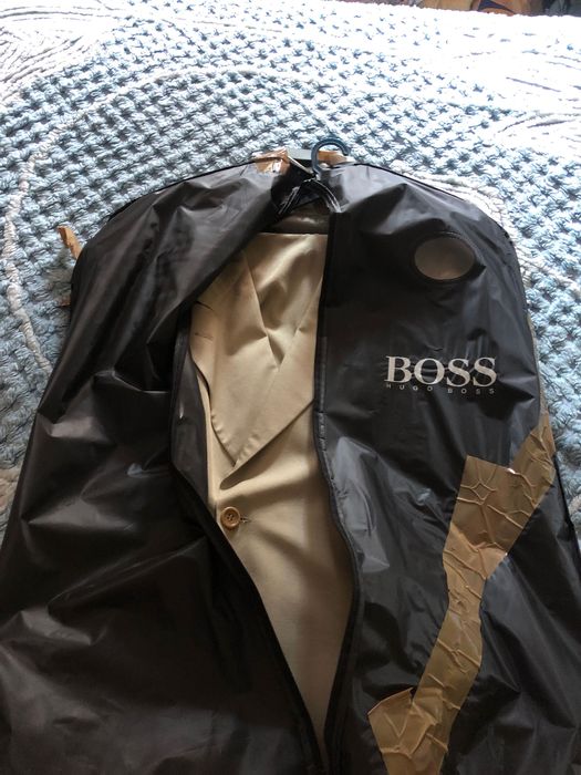 Fato da HUGO BOSS nunca usado