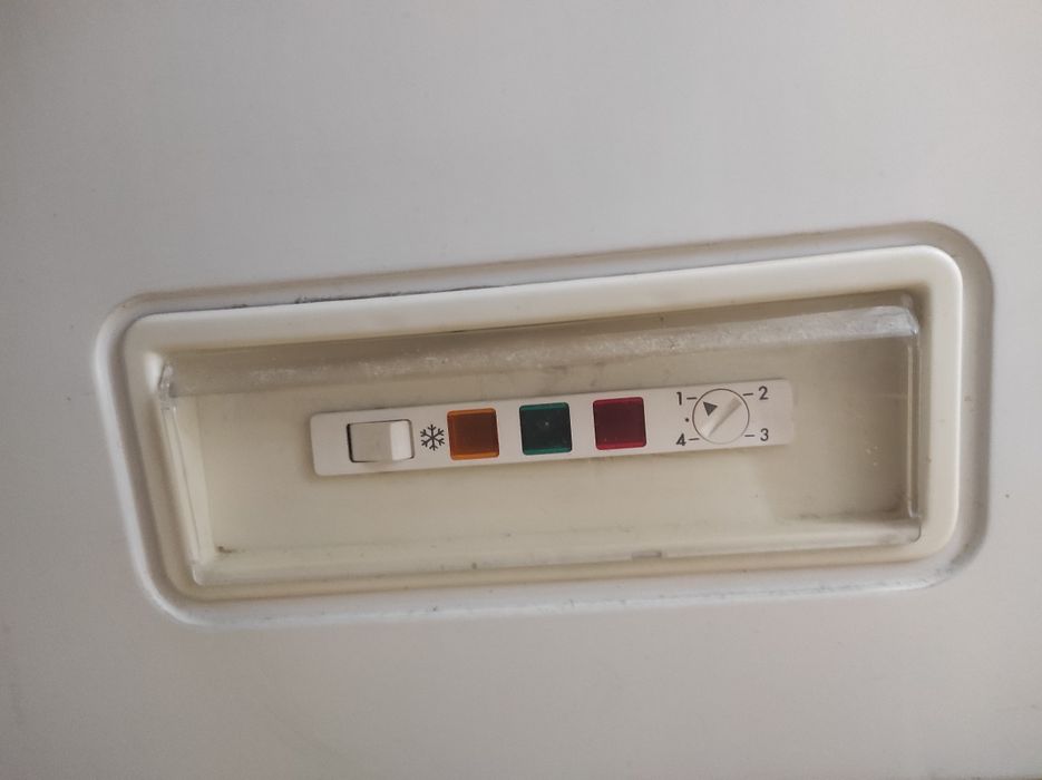Arca frigorífica Indesit