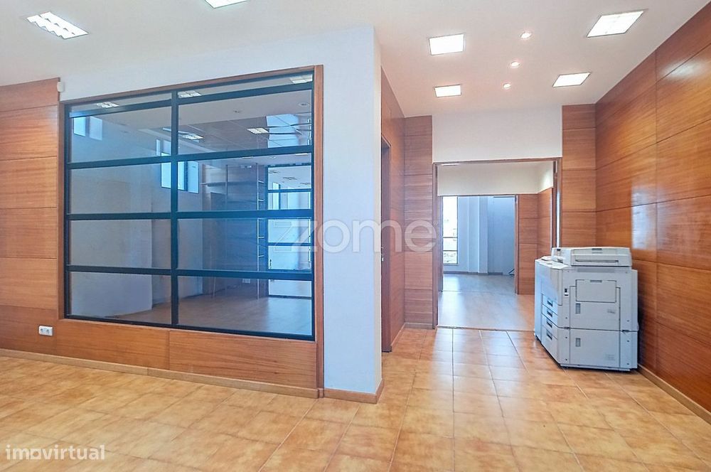 Escritório Moderno 131 m² – Centro de Viseu (Praça de Goa)