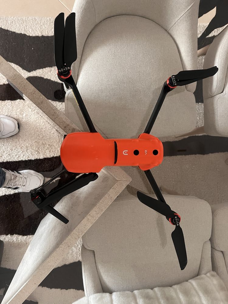 Auto EVO II Pro V3 - Drone 6k com bateria e cartao sd ( ASA DANIFICADA