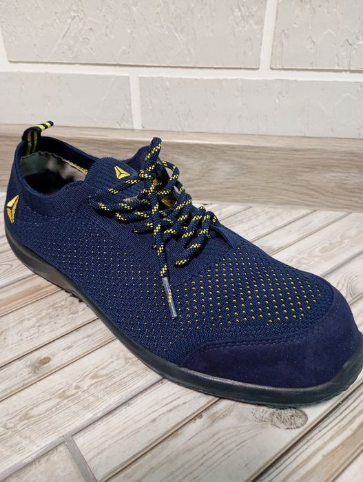 Продам Кросівки робочі