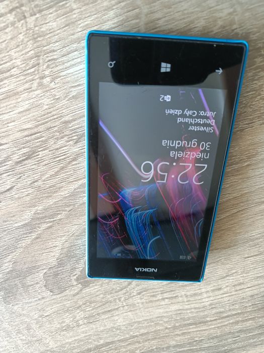 Nokia Lumia 520. iPhone