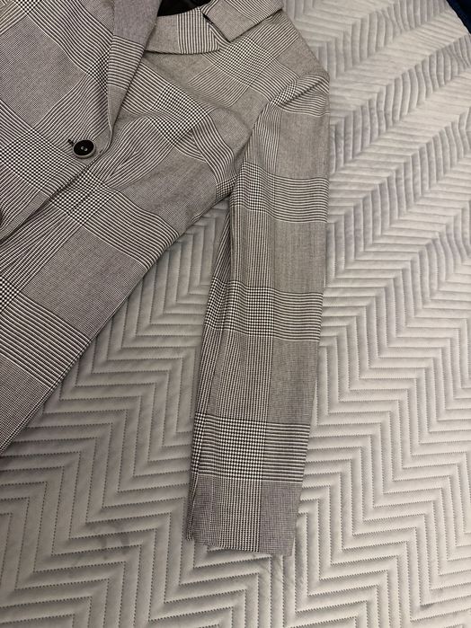 Sukienka damska o kroju marynarki, marka Solar, rozmiar 36.