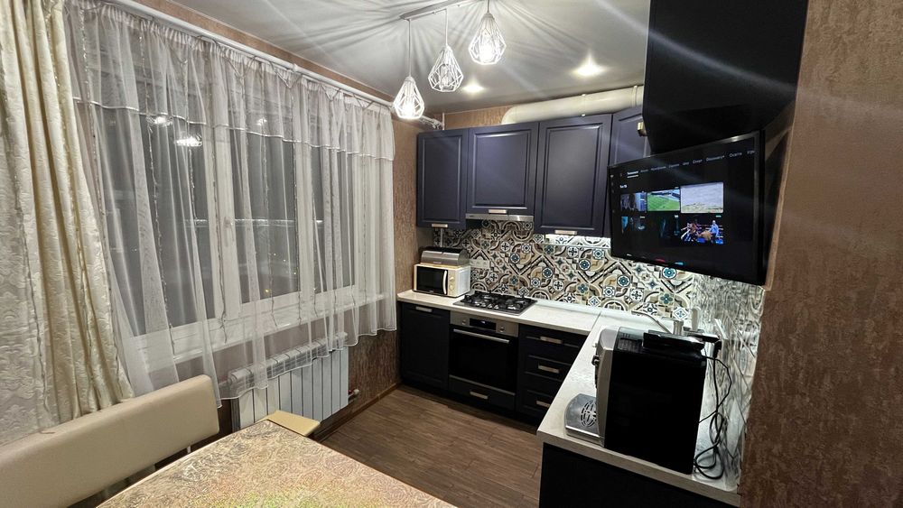 Екс! Продам 2к квартиру 52м2! Новий ремонт! Метро Академика Павлова!