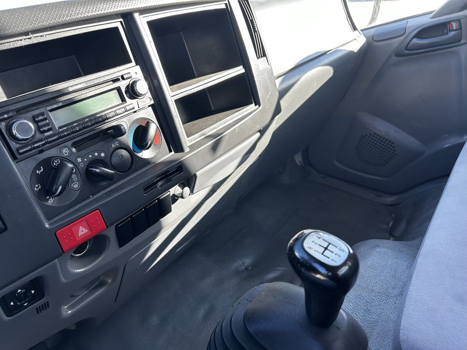 Isuzu n35 carroçaria em aluminio