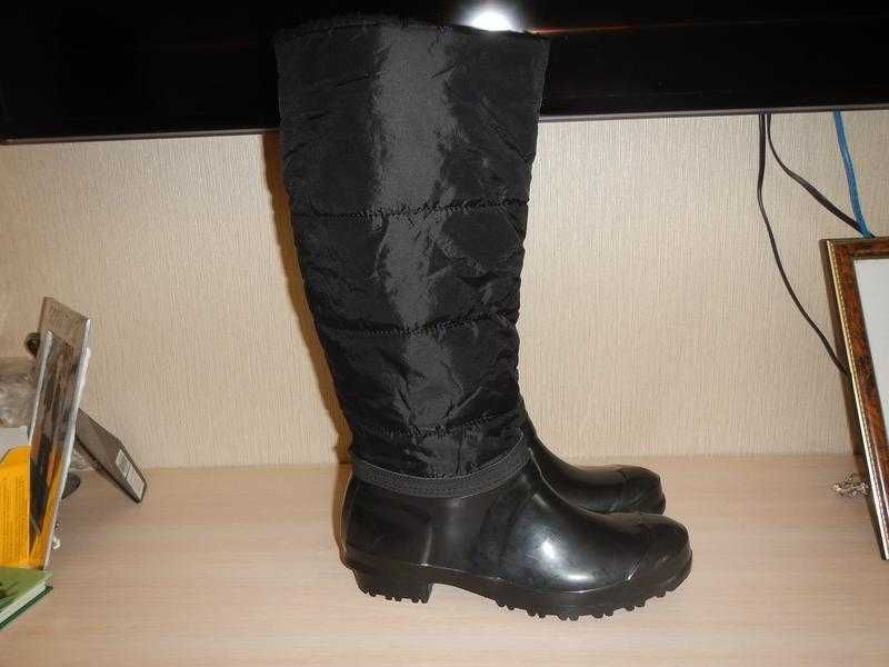 Гумові чоботи р. 40 ( 26см) утеплені