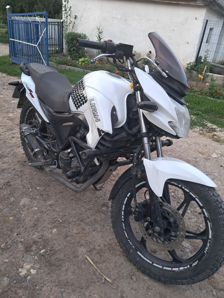 Продам Ліфан кп 200 в хорошому стані