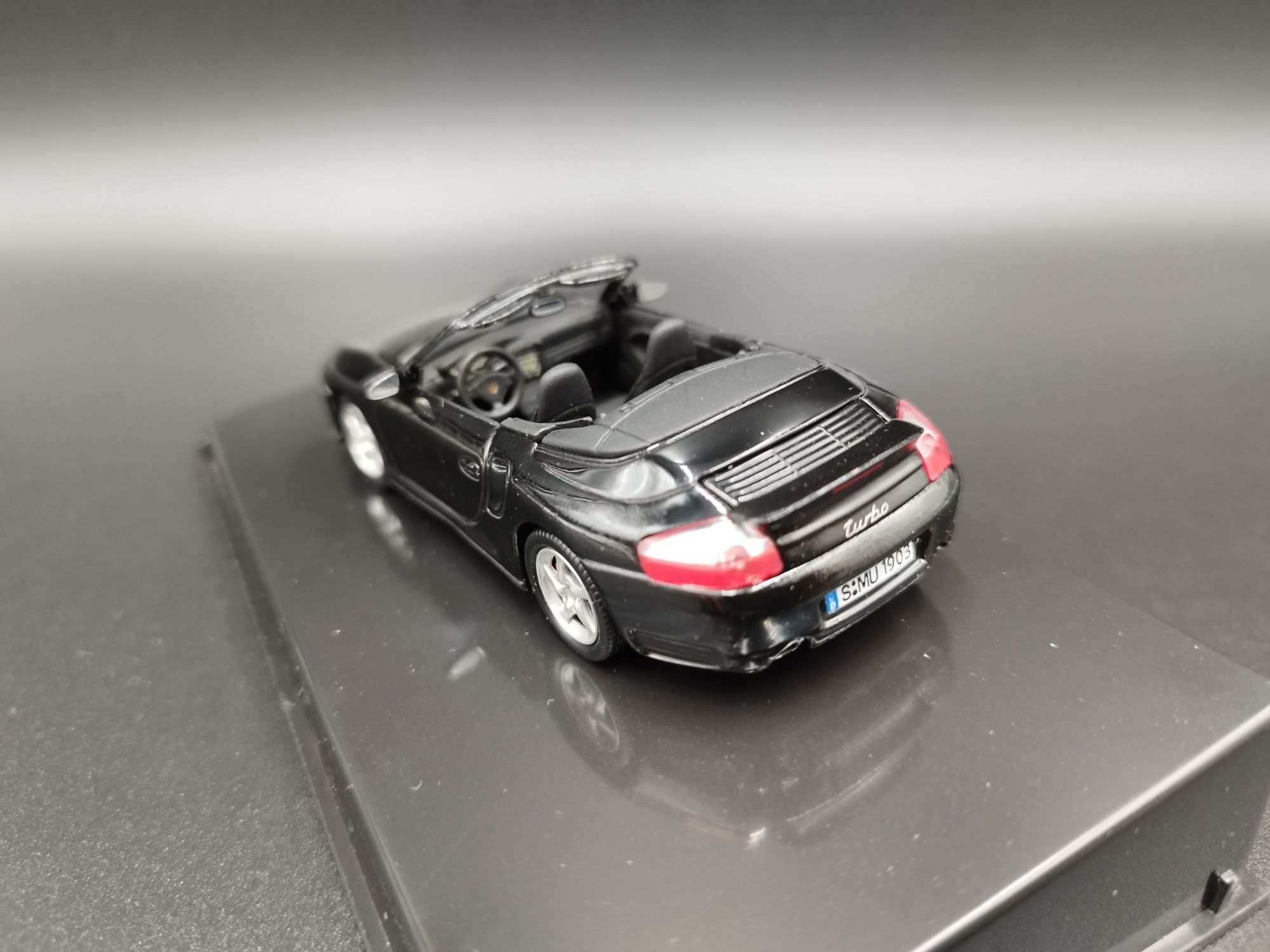 1:43 Joy city Porsche 911 Turbo  model nowy gablotka może mieć