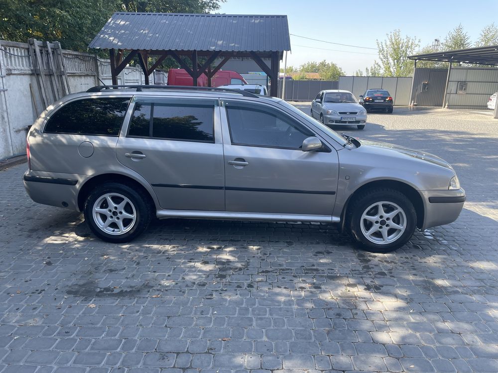 Skoda Octavia 1.6 mpi, газ/бензин, 2009 рік