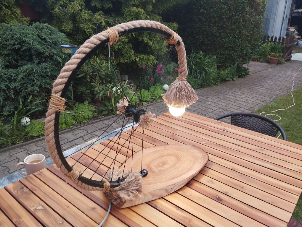 Stylowa lampa w stylu Loft kwietnik