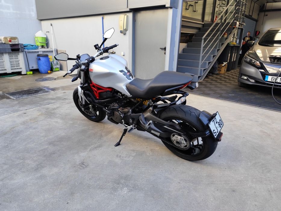 Ducati Monster 1200