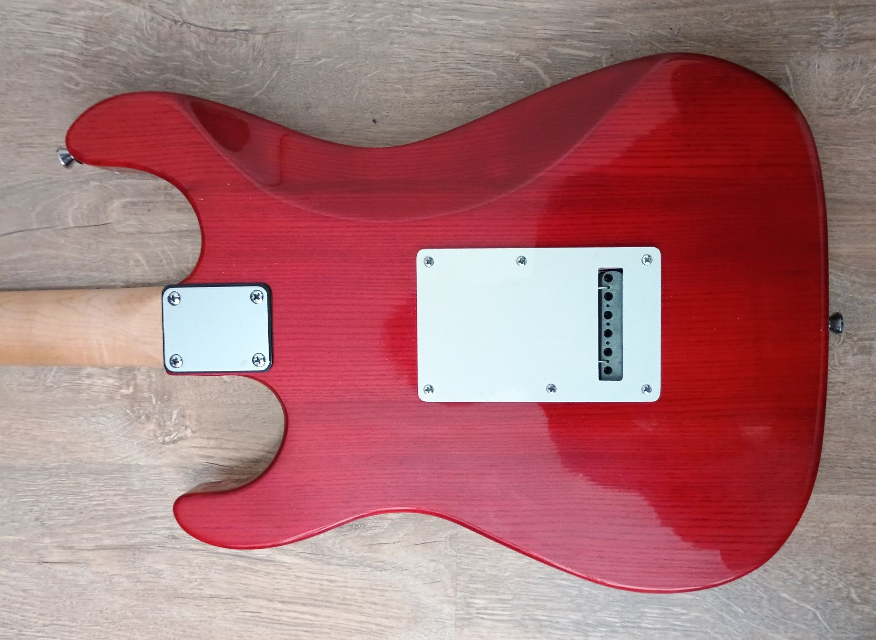 Gitara elektryczna typ Fender Stratocaster lutnicza