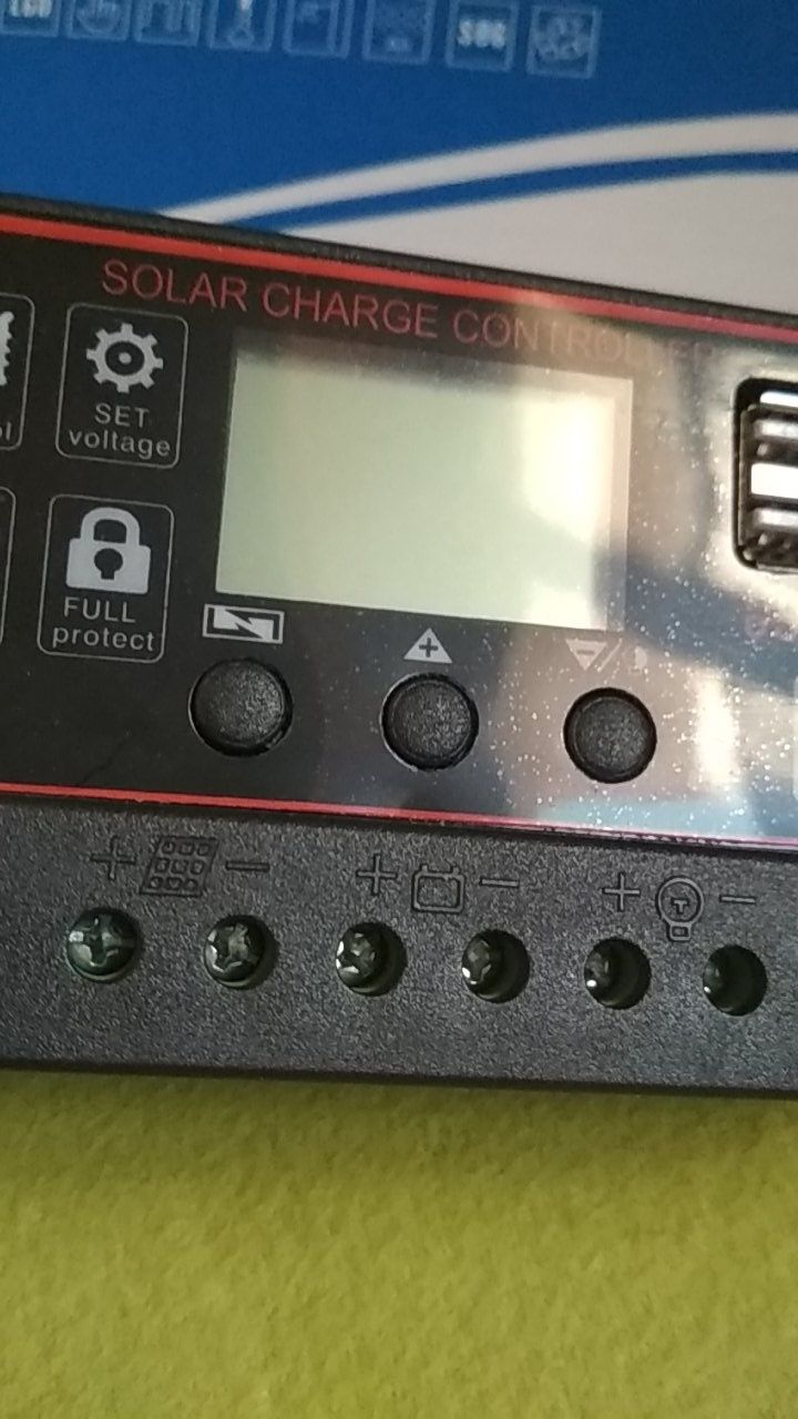 Controlador  carga solar 20A. Novo