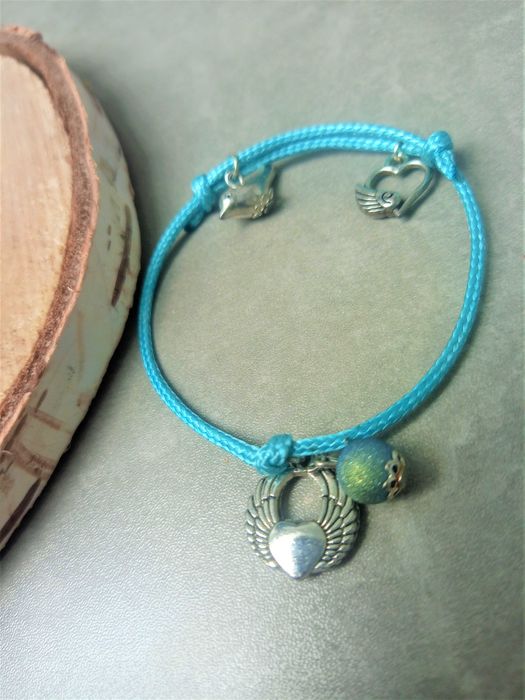 Bransoletka turkusowa z zawieszkami ptak i serce prezent