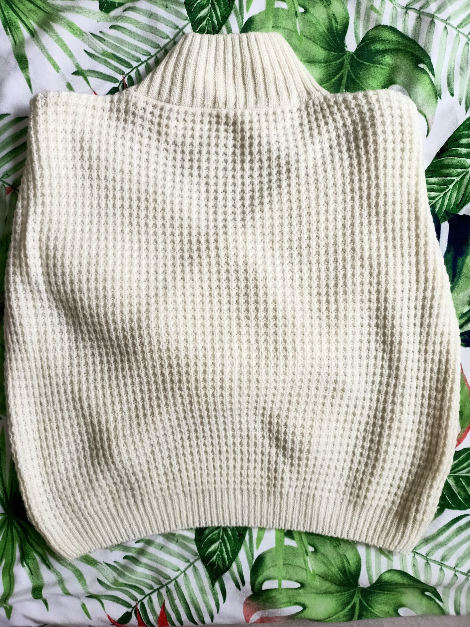 Śmietankowy sweterek z półgolfem, XS/M