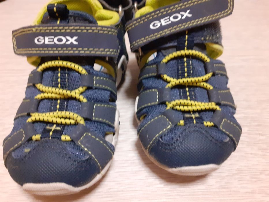 Шкіряні босоніжки Geox  21 розмір