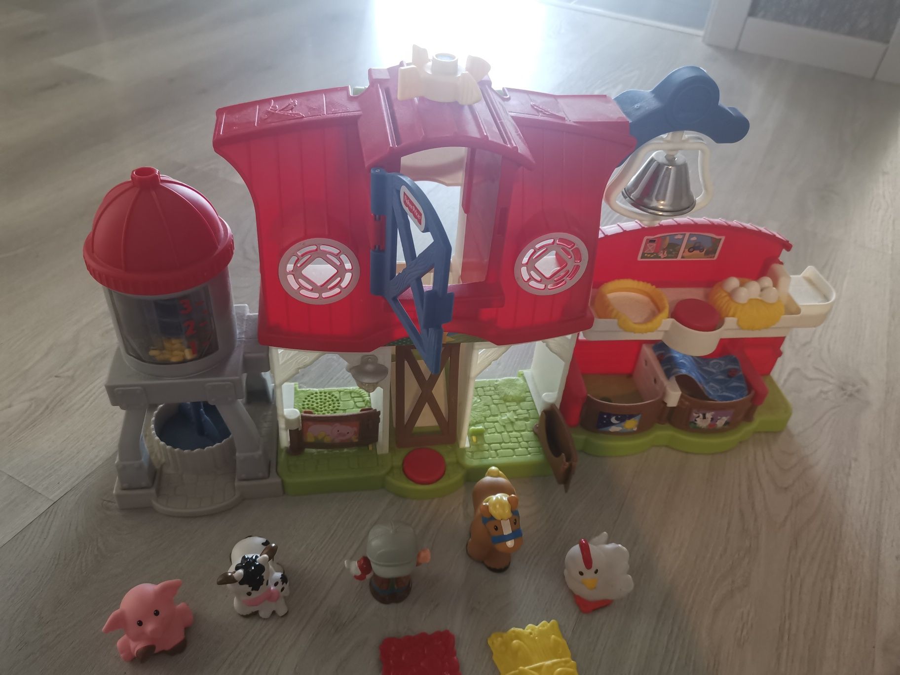 Quinta fisher price little people Quinta que fala e cuida dos animais