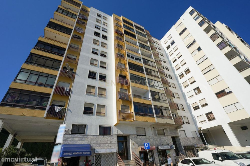Apartamento de tipologia T2, com varanda, 1 wc e arrecadação, localiza