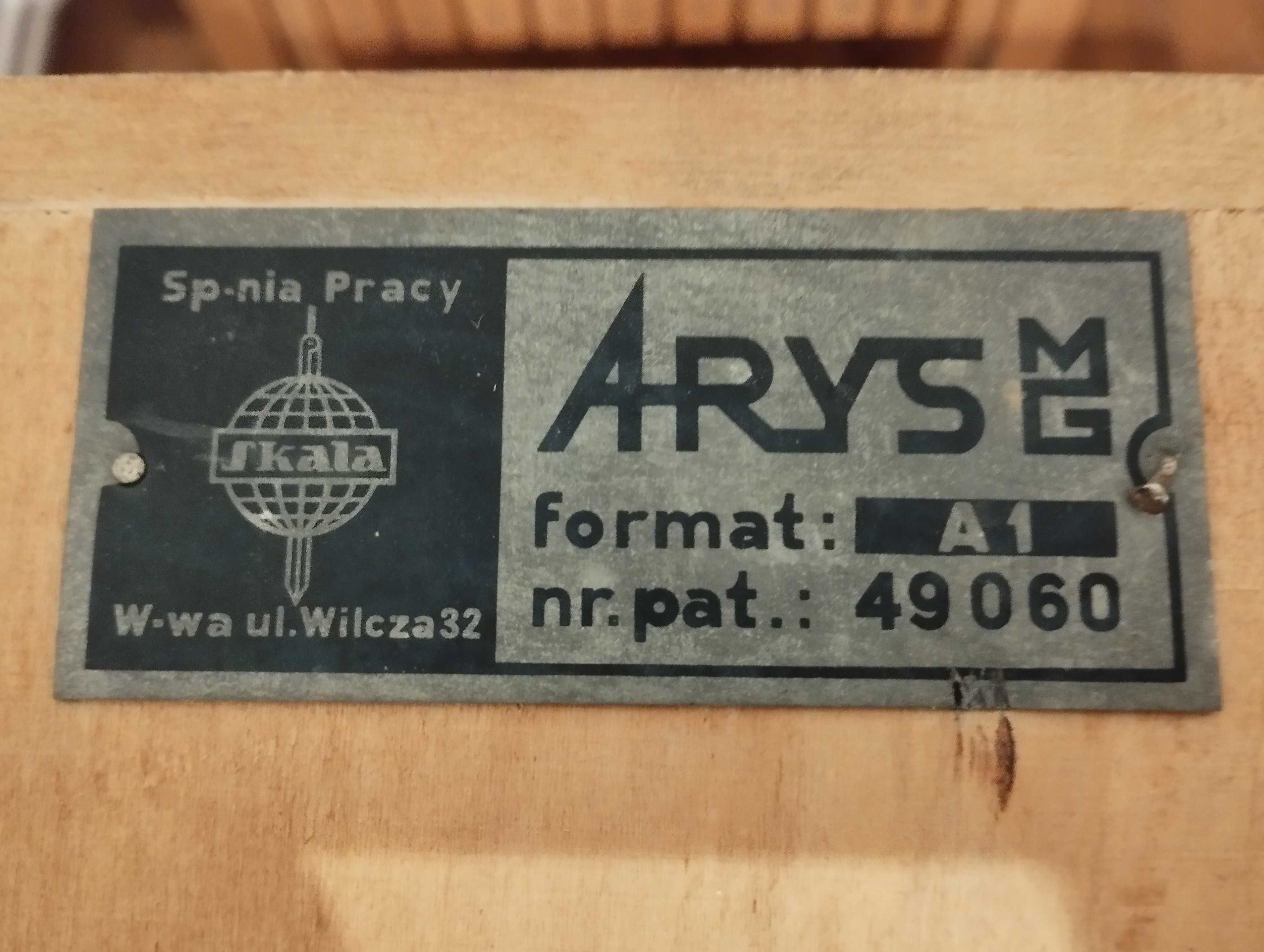 Solidny stół kreślarski drewniany ARYS / Skala
