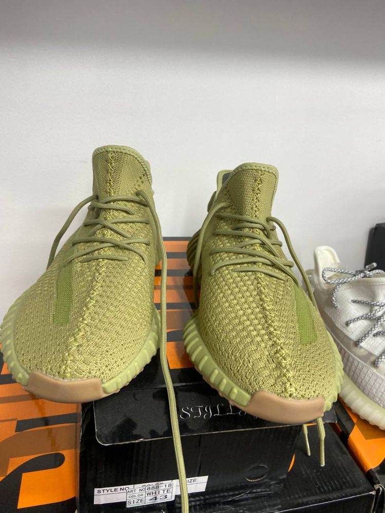 Кросівки Adidas Yeezy