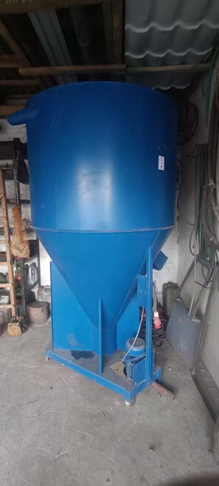 Mieszalnik pasz 1000kg
