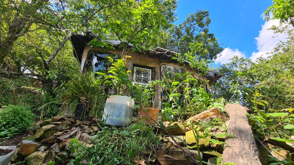 Terreno com várias ruínas na Serra de Lousã