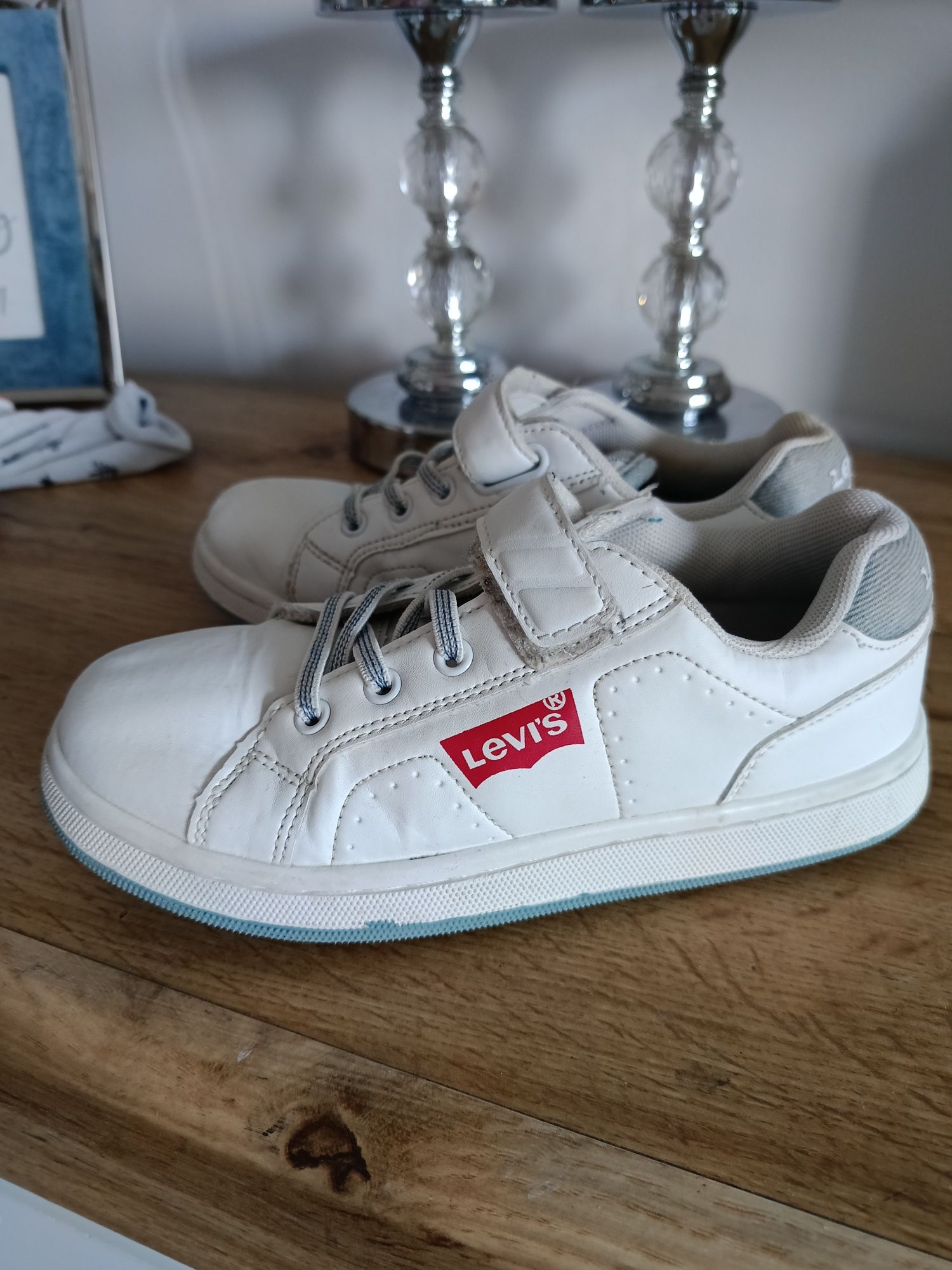 Buty Levi's 32 białe na rzep