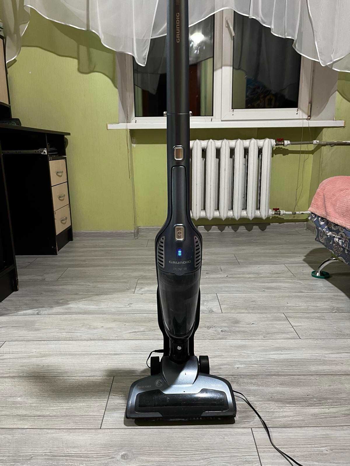 Акумуляторний пилосос 2в1 Grundig cyclonik 21.6v та 18 v. Німеччина.