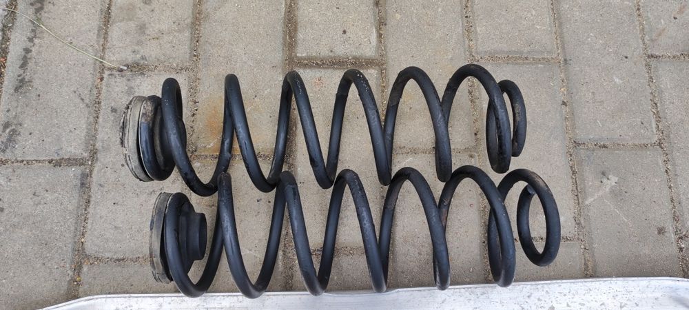 Sprężyna Amortyzatora Tył Skoda Octavia 1.9 Sedan 2000r. Cena za szt.