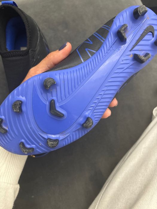 Бутси Nike (футбол)