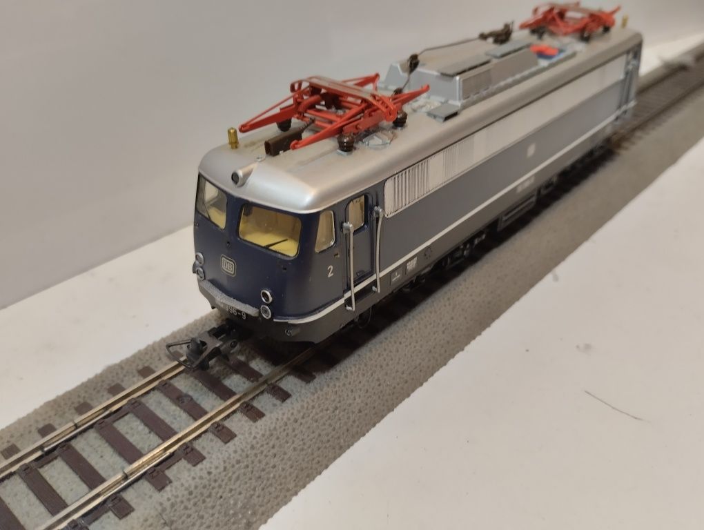 Lokomotywa elektrowóz Liliput BR110 AC gniazdo dekod do naprawy//311