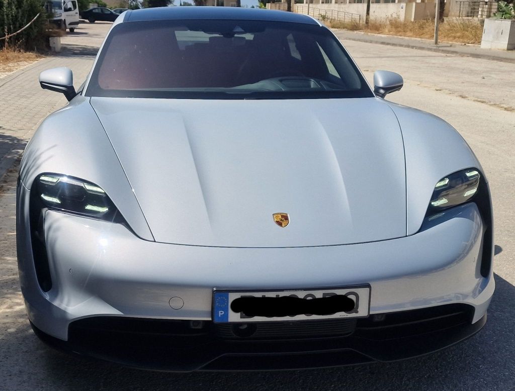 Porsche Taycan 4