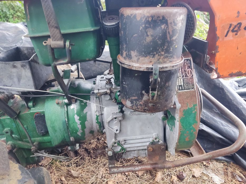 Vendo motocultivador ou troco por trator pequeno