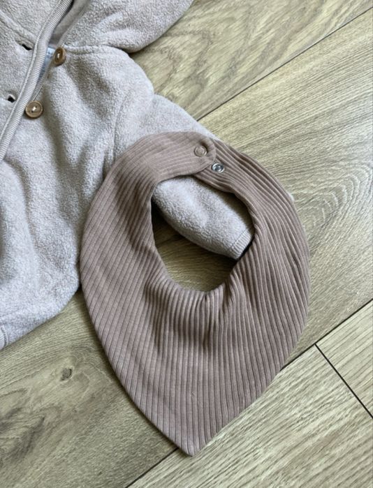 Kurteczka jesienno/wiosenna 50 H&M + chustka na szyję