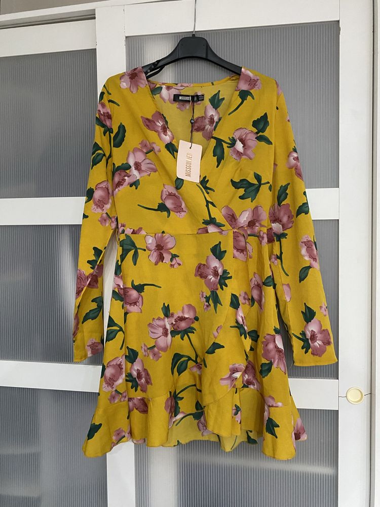 Sukienka Missguided – rozmiar 38 (EU)