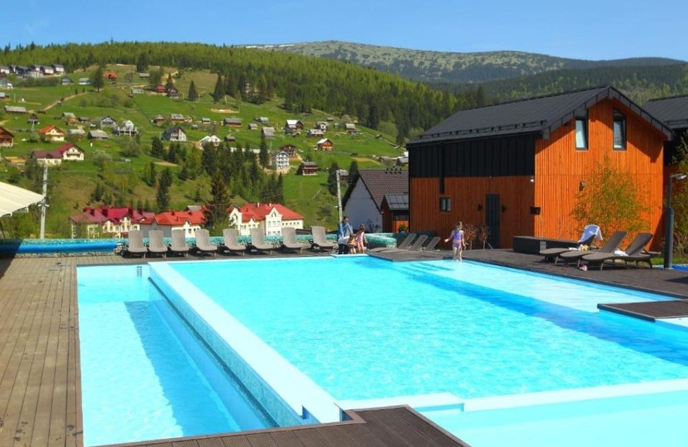 Терміново Котедж у Поляниці -Фенікс- (Буковель)