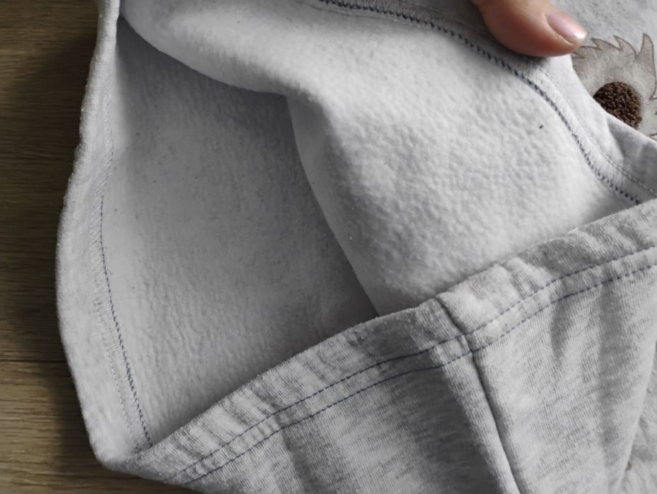 Śliczny ciepły sweterek, bluza z misiem