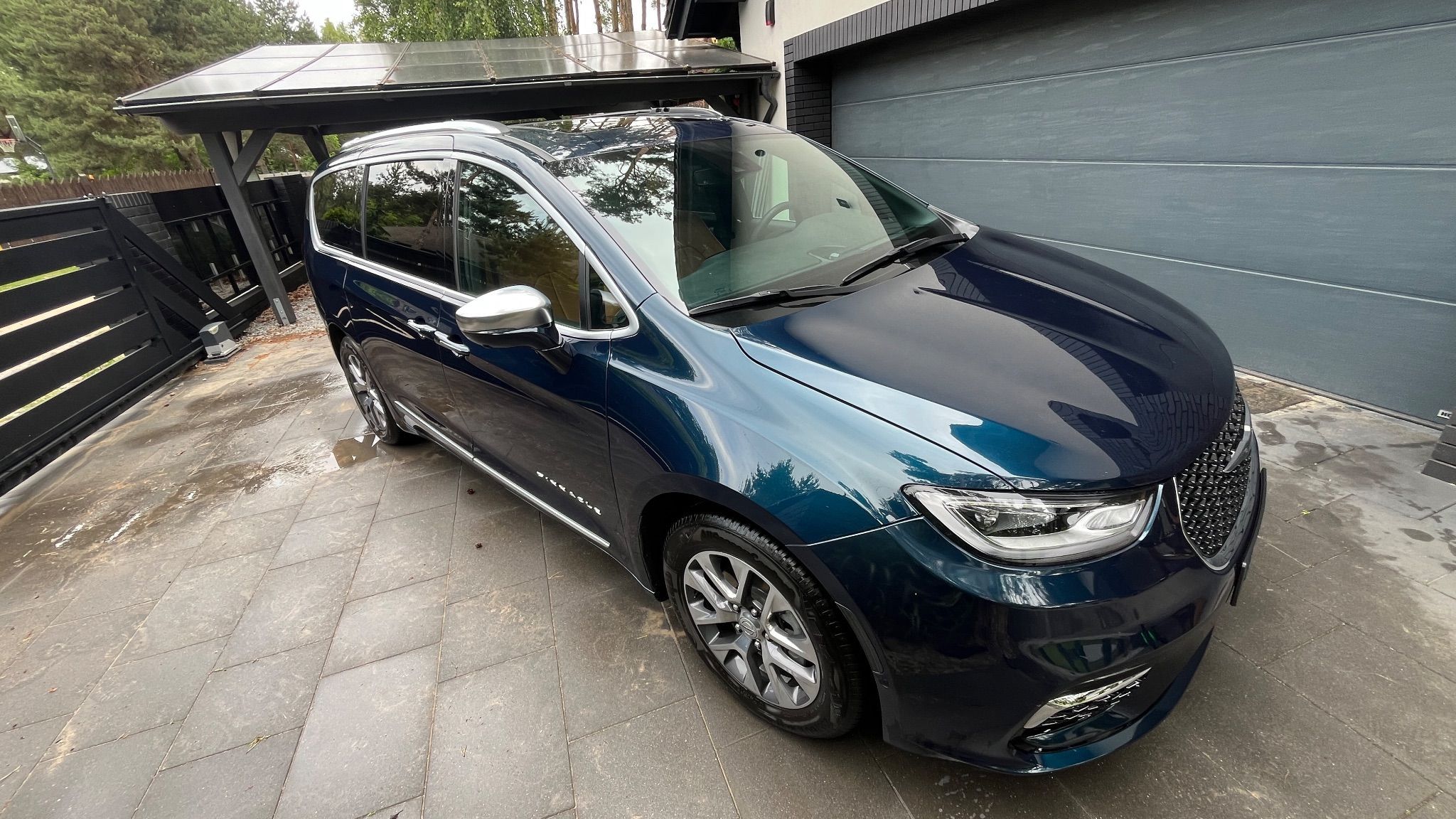 Chrysler Pacifica Pinnacle Hybrid Plug-in