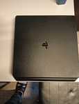 Sprzedam konsole PlayStation 4 slim