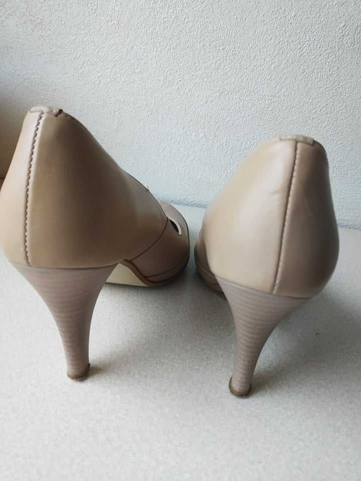 Buty na obcasie, beżowe, r. 36, wkładka 23,5 cm