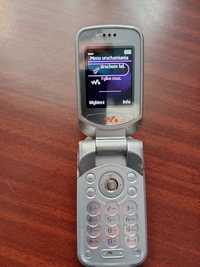 Starszy model telefonu Ericsson