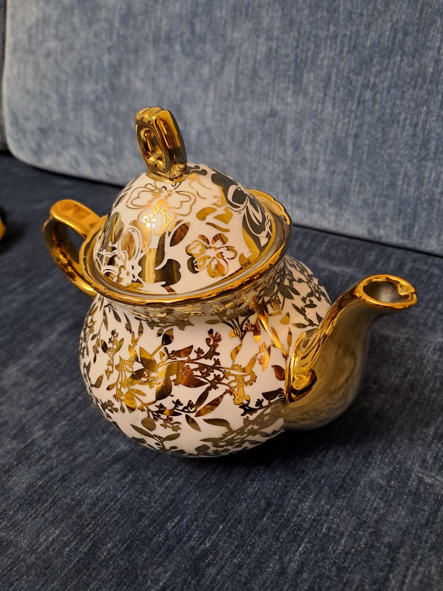 Czajnik z porcelany
