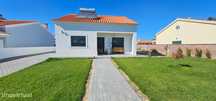 Moradia  T2+1 com 1200m2 de Terreno