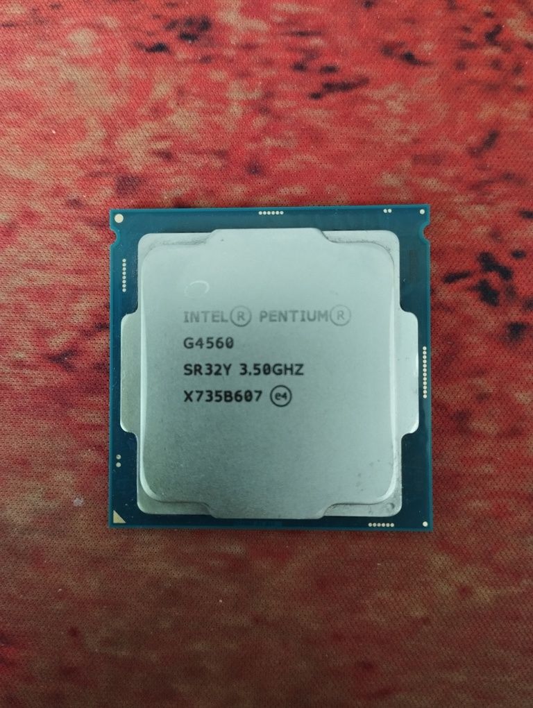 Intel Pentium G4560 з кулером та термопастою