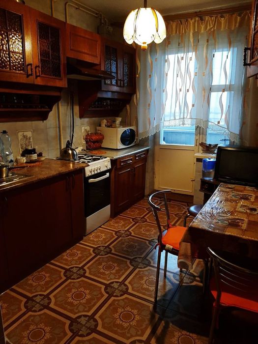 Здам кімнату для проживання дівчини.Північний.