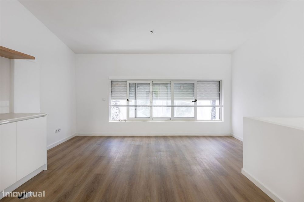 Moradia Triplex T3+1 com Espaço Exterior e Garagem no Marquês