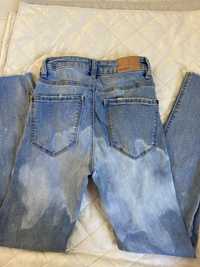 Farbowane jeansy skinny Reserved